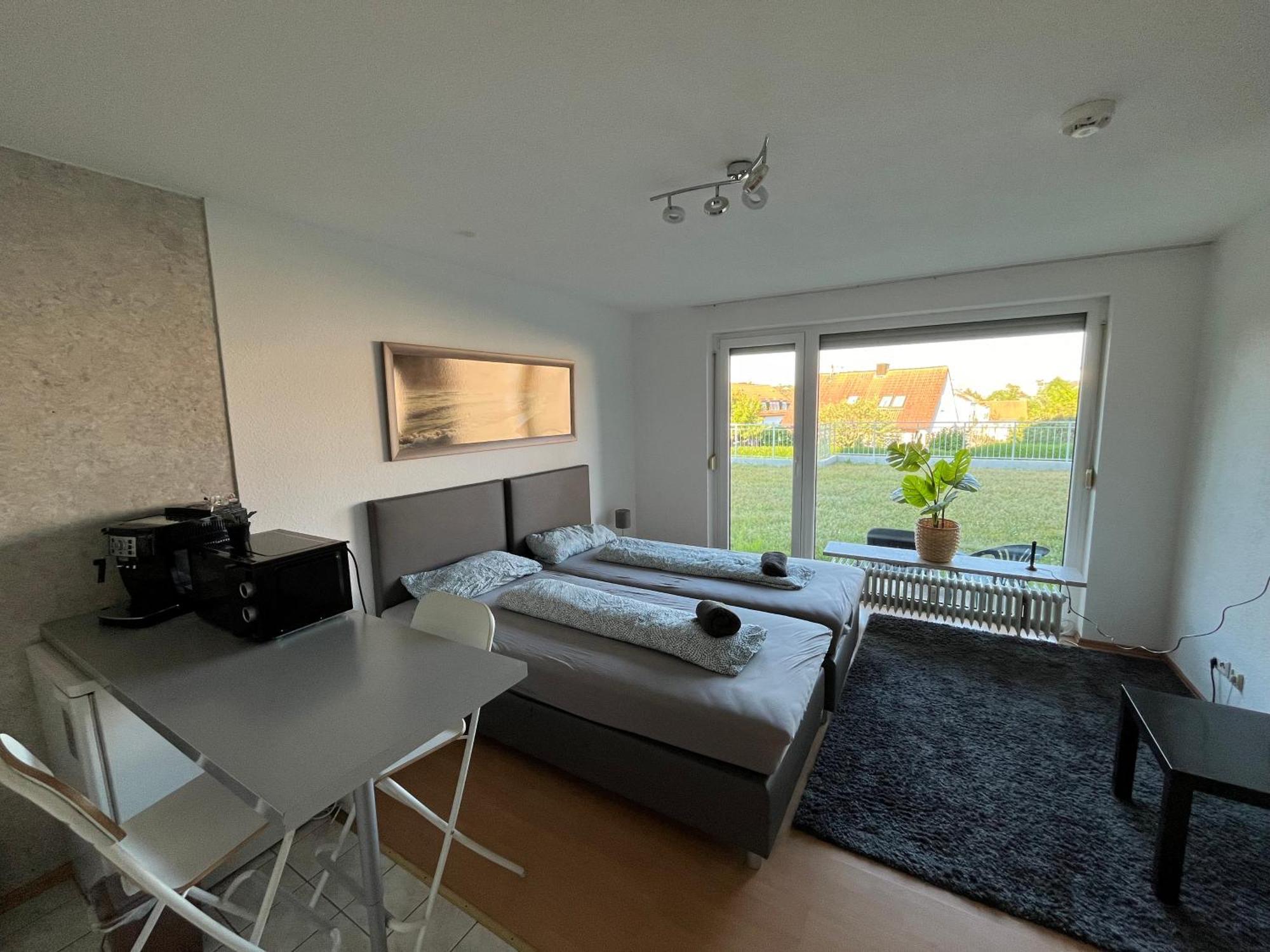 Ruhige Sonnige Wohnung Mit Rooftopterrasse Nahe Universitaet Gerbrunn Dış mekan fotoğraf